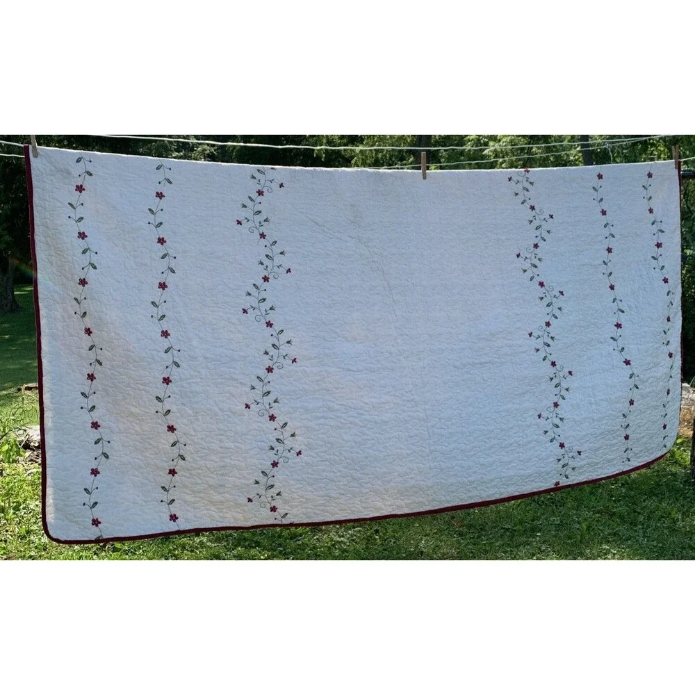Vintage Country Cottage Quilt Blanket Floral Embroidered 82x85